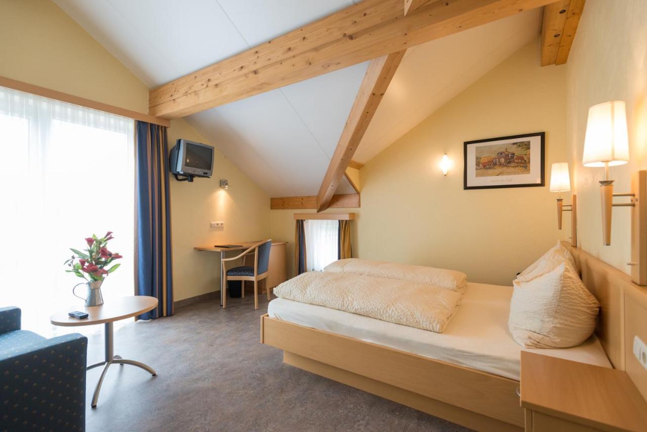 Burg Hof 3*